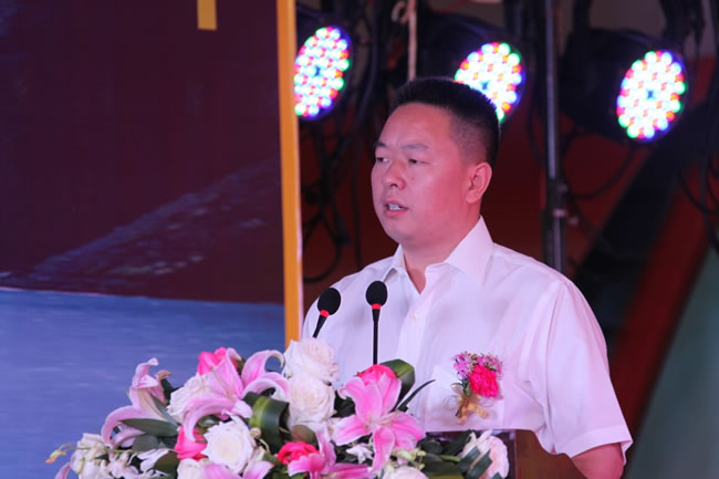 绵阳新华东风雷诺4S店盛大开业2.jpg 绵阳新华东风雷诺4S店盛大开业2.jpg